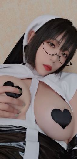 三攻一受4p肉调教太子视频_DVD免费观看视频